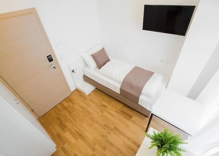 Shome I Self-check-in I Free Parking 4* Graz