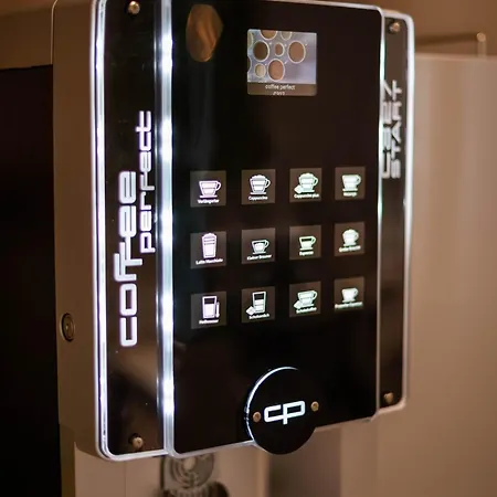 Hotel Shome I Self Check-in I Free Parking