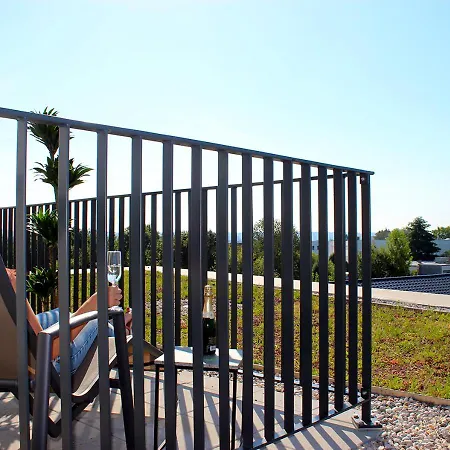 Отель Shome I Self Check-in I Free Parking 4*