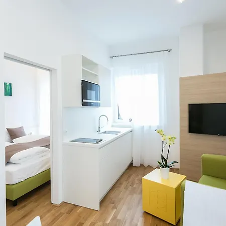 Hotel Shome I Self-check-in I Free Parking Graz