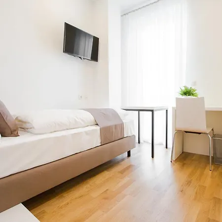 Shome I Self Check-in I Free Parking Hotel