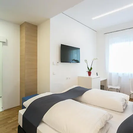 Hotel Shome I Self Check-in I Free Parking