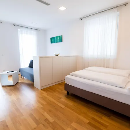 Отель Shome I Self-check-in I Free Parking 4*