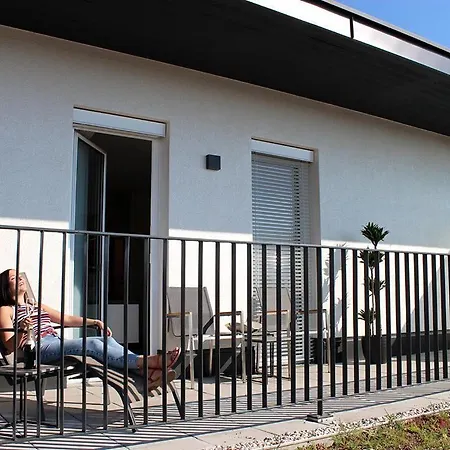 Отель Shome I Self-check-in I Free Parking 4*