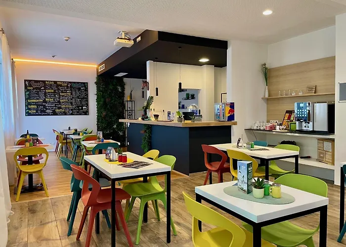 Hotel Shome I Self-check-in I Free Parking 4*