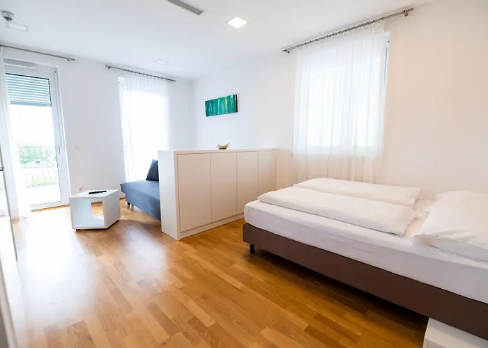 Hotel Shome I Self-check-in I Free Parking 4*