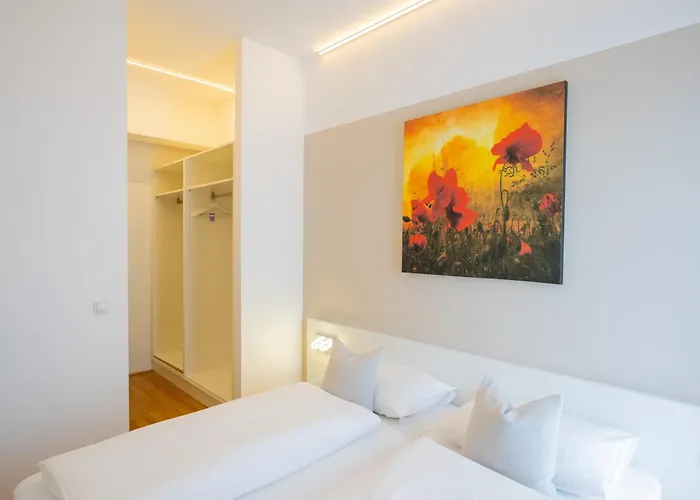 Hotel Shome I Self-check-in I Free Parking 4*